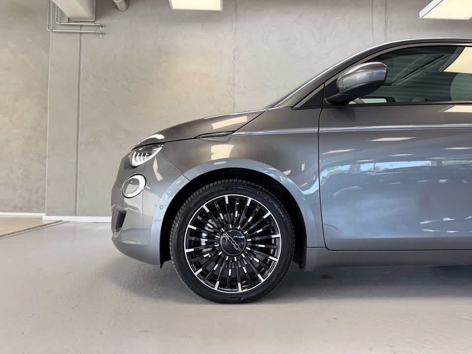 Fiat 500e 42 la Prima by Bocelli 3d