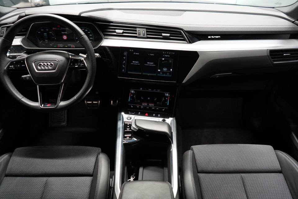 Audi Q8 e-tron 55 S-line quattro 5d