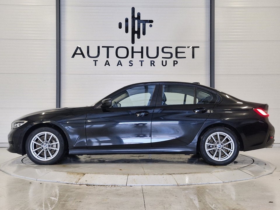 BMW 330i 2,0 Connected aut. 4d