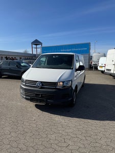 VW Transporter, modelår 2018, 153,000 km