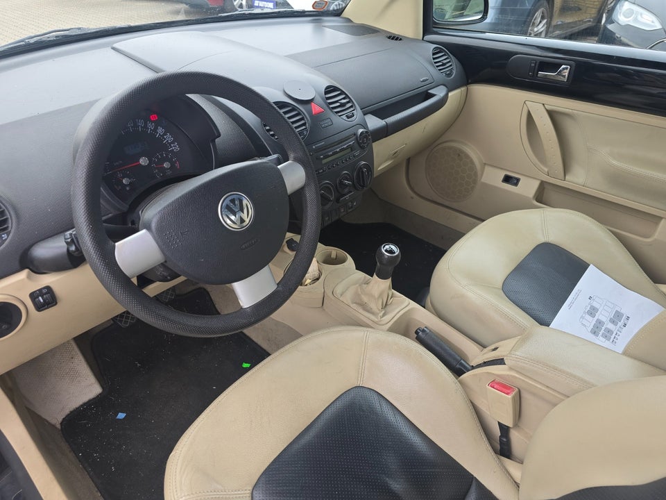 VW New Beetle 1,6 Cabriolet 2d