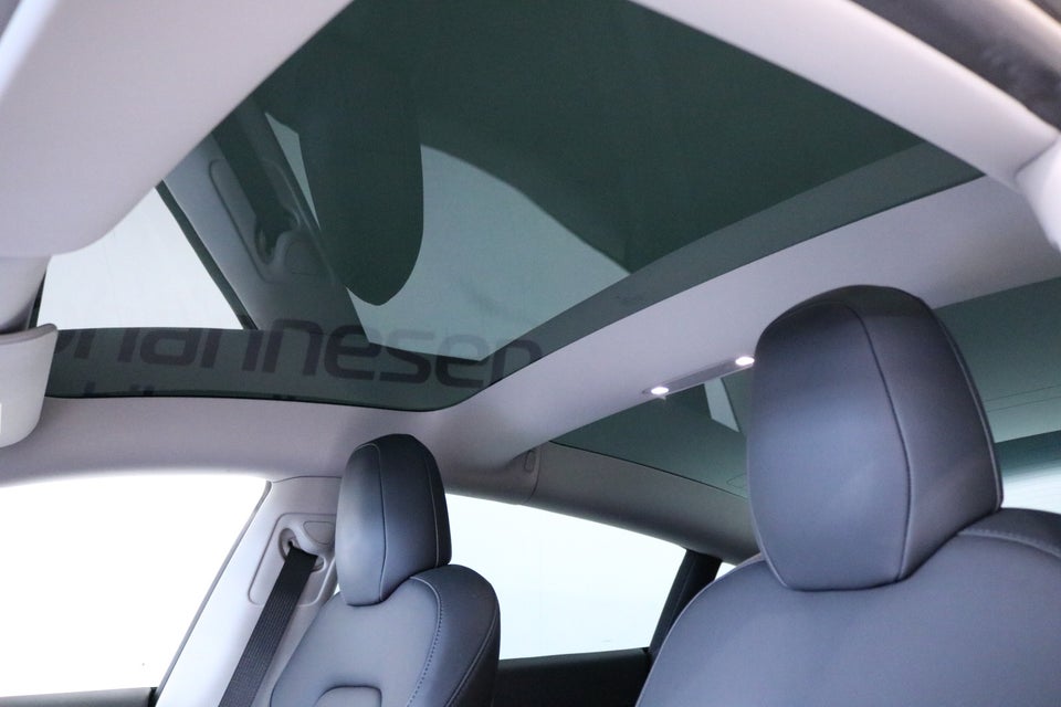Tesla Model 3 RWD 4d