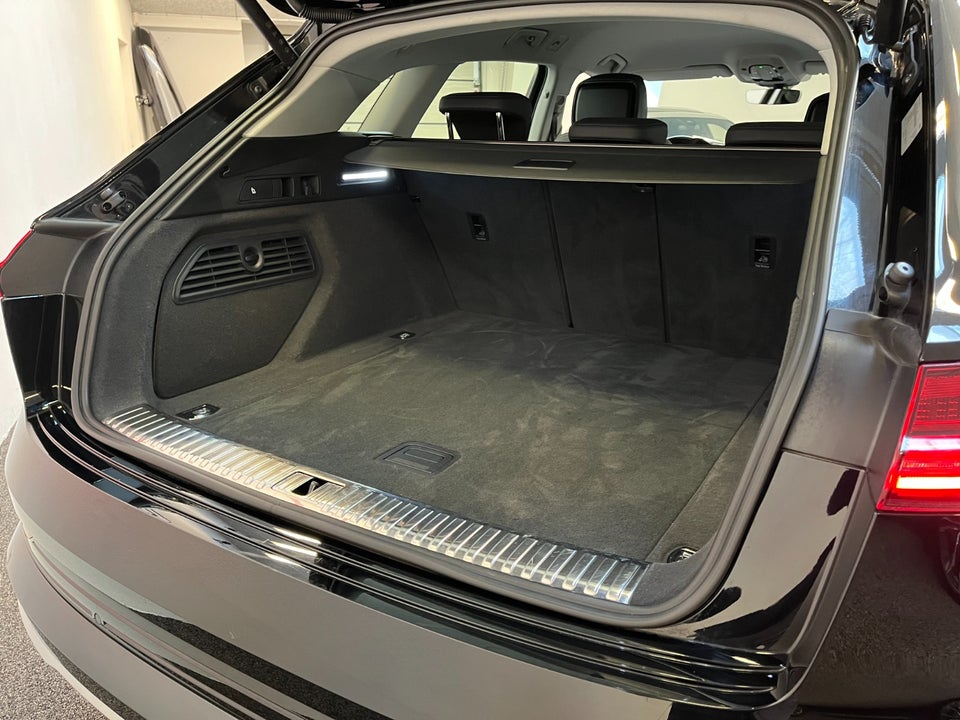 Audi e-tron 55 quattro 5d