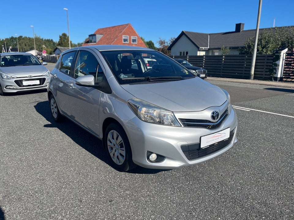 Toyota Yaris 1,0 VVT-i T2 Touch 5d