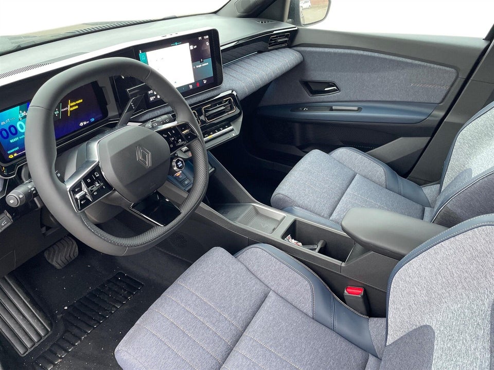 Renault 4 E-Tech 52 Techno 5d