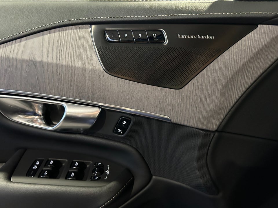 Volvo XC90 2,0 T8 ReCharge Ultimate Dark aut. AWD 7prs 5d