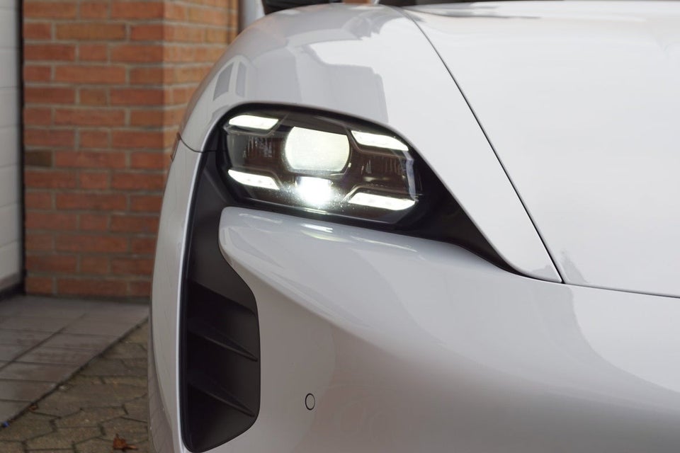 Porsche Taycan Turbo S Performance+  4d