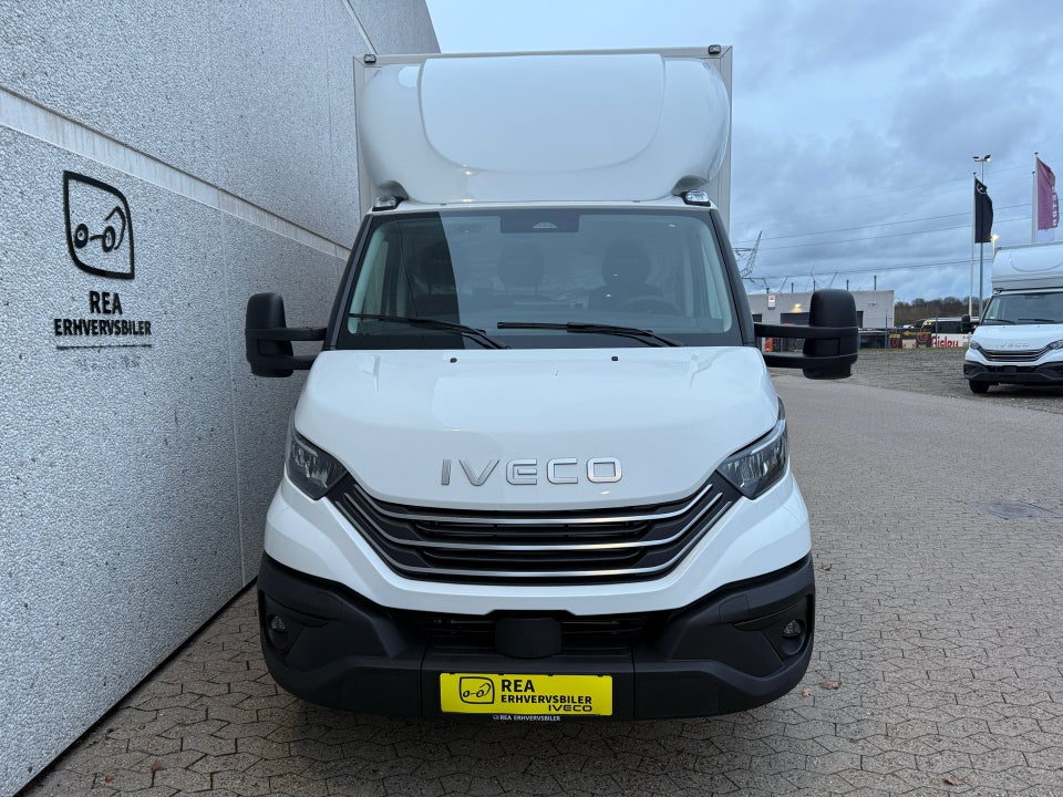 Iveco Daily 3,0 35S18 4100mm Box m/lift AG8