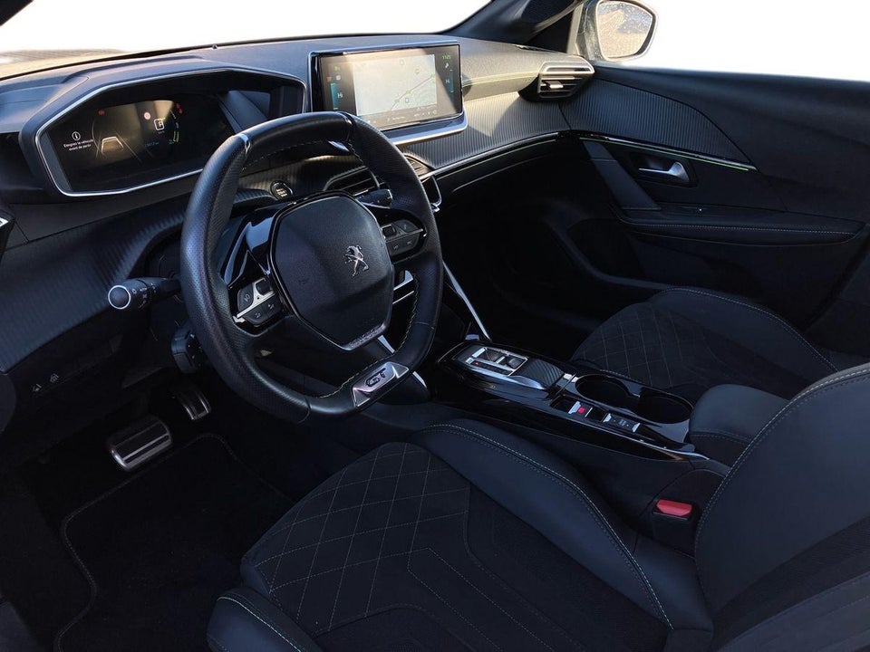 Peugeot e-208 50 GT Sky 5d