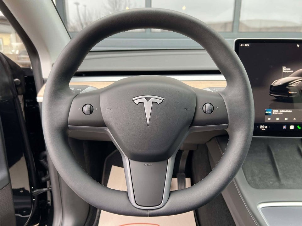 Tesla Model Y RWD 5d