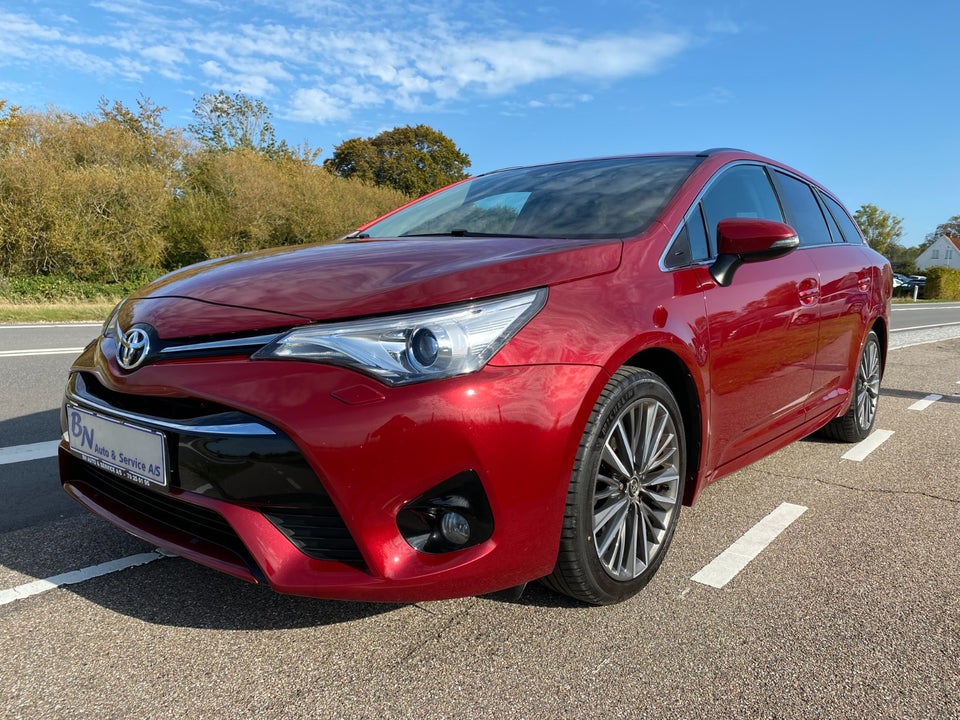 Toyota Avensis 1,8 VVT-i T2 Premium Touring Sports 5d