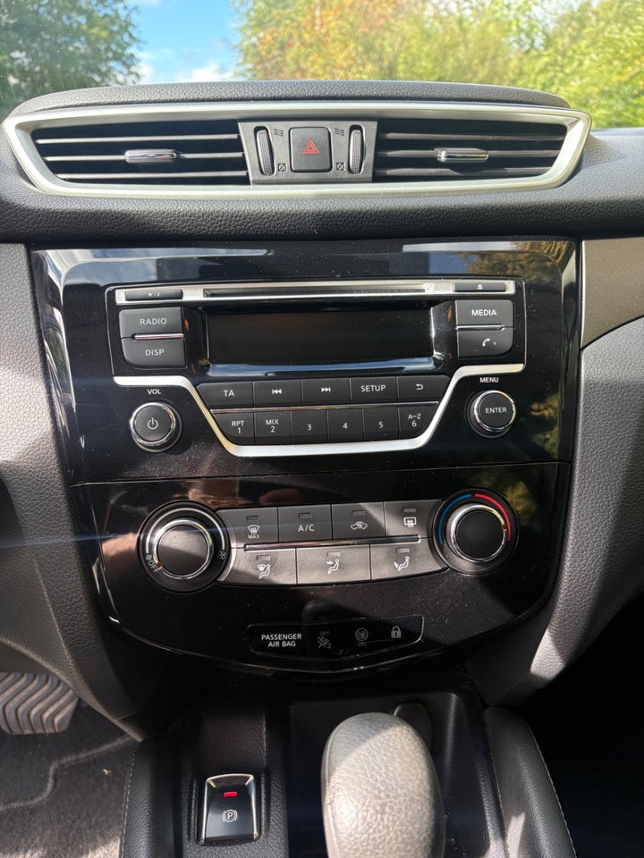 Nissan Qashqai 1,6 Dig-T 163 Acenta 5d