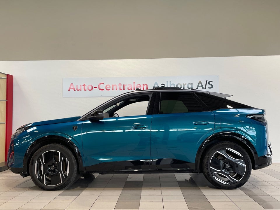 Peugeot e-3008 77 GT Pack 5d