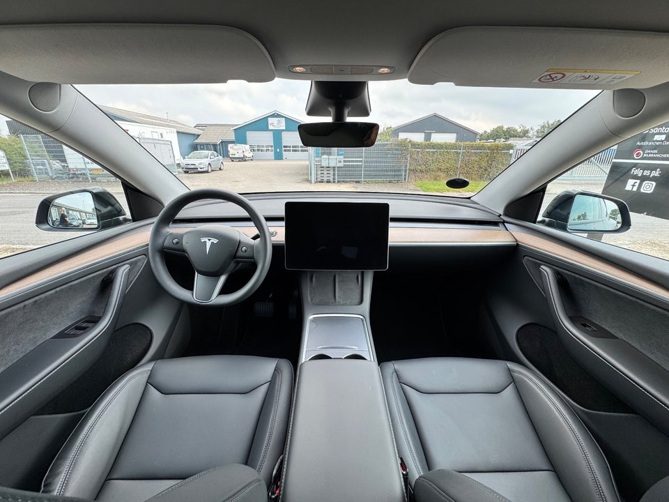 Tesla Model Y RWD 5d