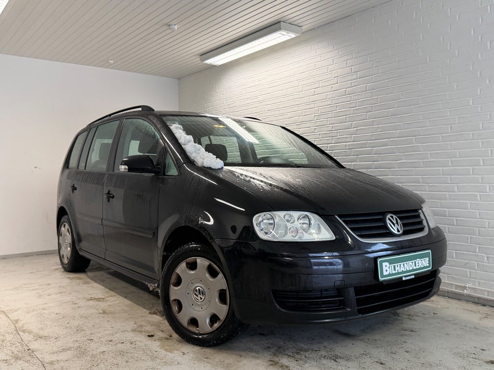 VW Touran 1,6 FSi Highline 7prs 5d