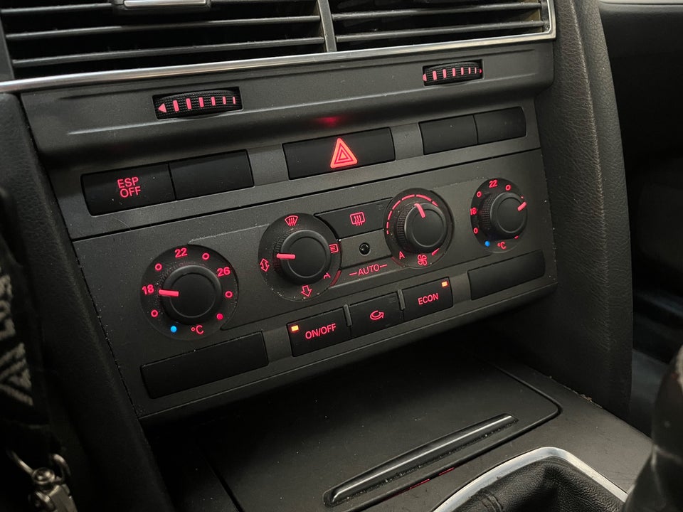 Audi A6 2,4 V6 4d