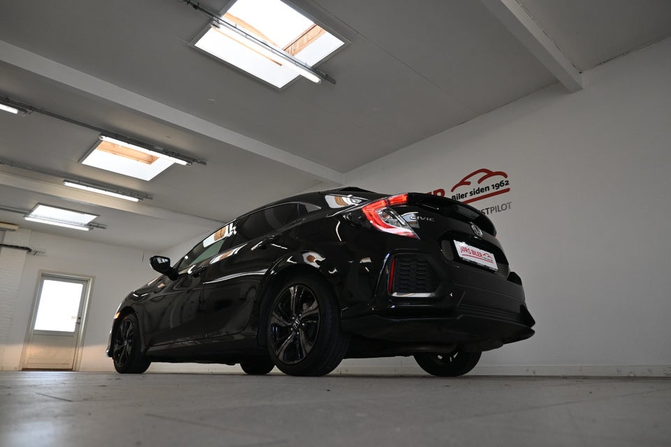 Honda Civic 1,0 VTEC Turbo Elegance 5d