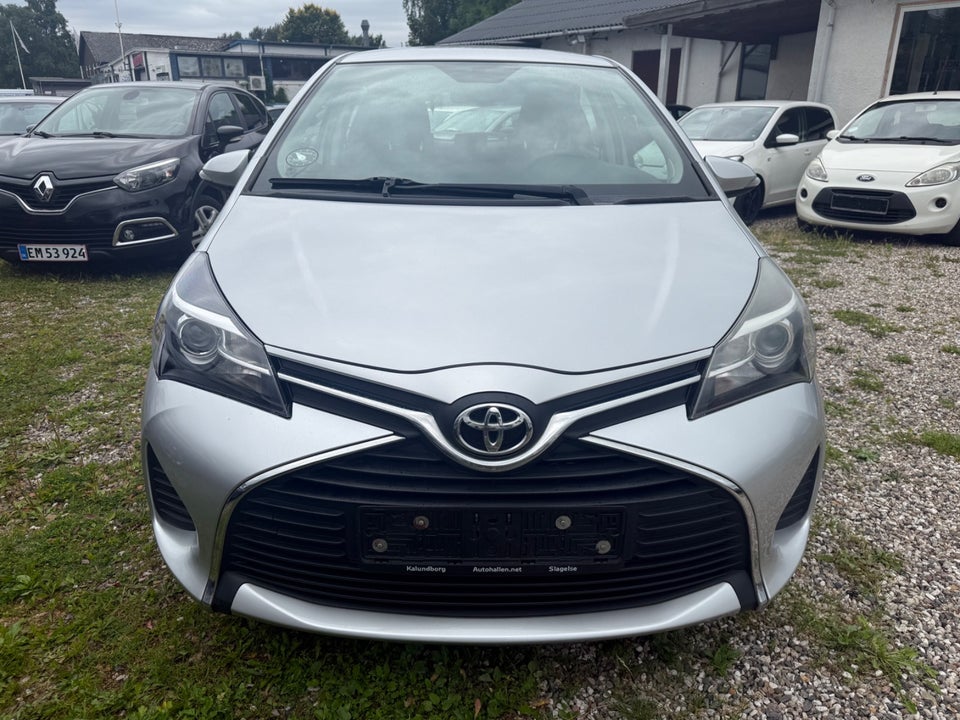 Toyota Yaris 1,0 VVT-i T2 5d