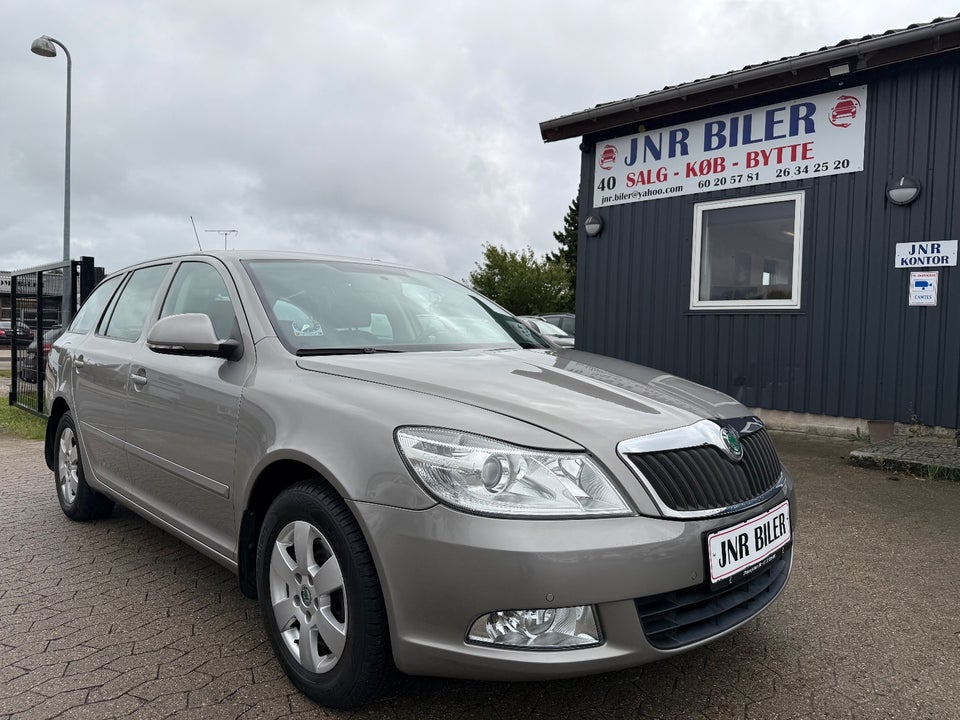 Skoda Octavia 1,8 TSi 160 Elegance Combi 5d