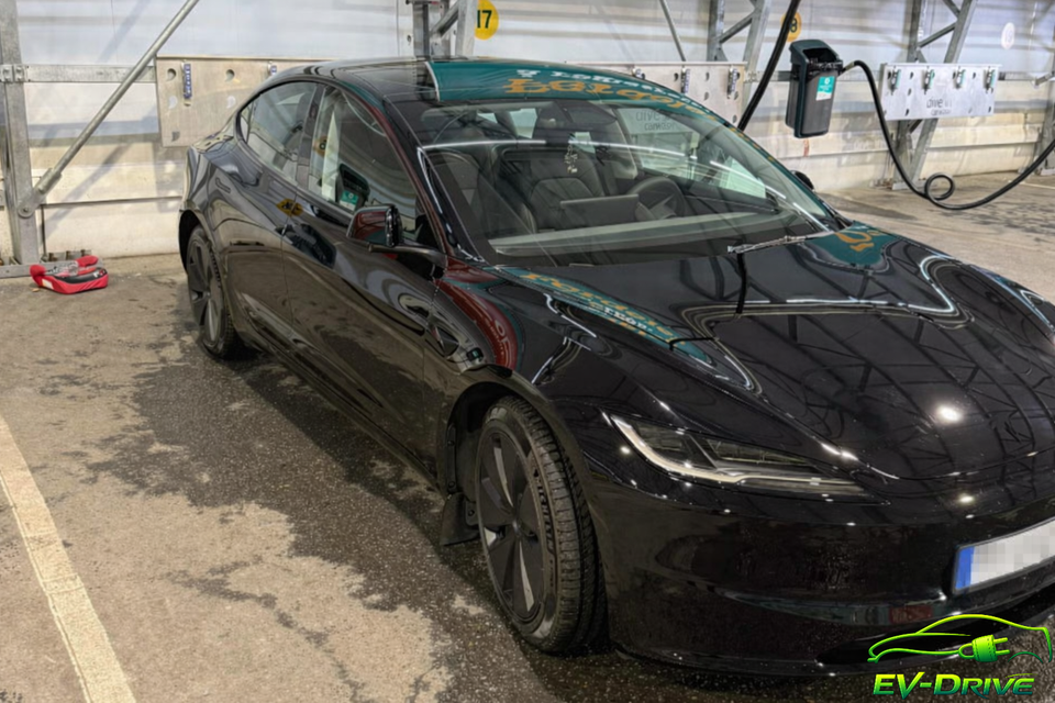 Tesla Model 3 Long Range AWD 4d