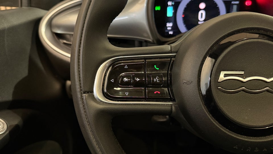 Fiat 500e 42 Icon Sky 3d