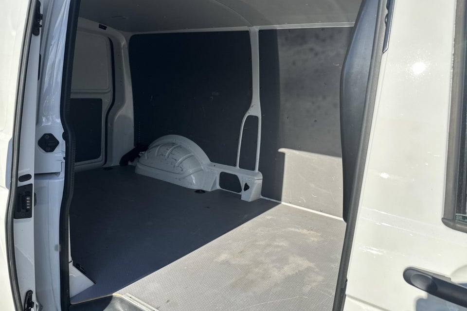 VW Transporter 2,0 TDi 150 Kassevogn lang