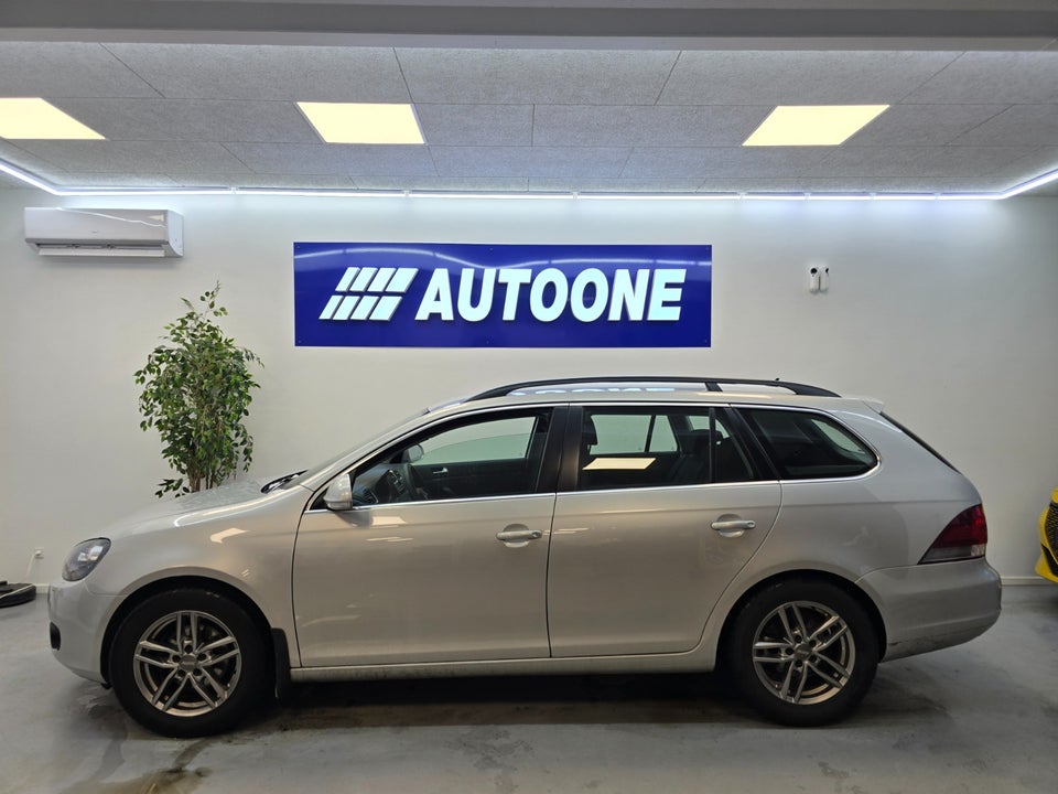 VW Golf VI 1,6 TDi 105 Comfortline Variant BMT 5d