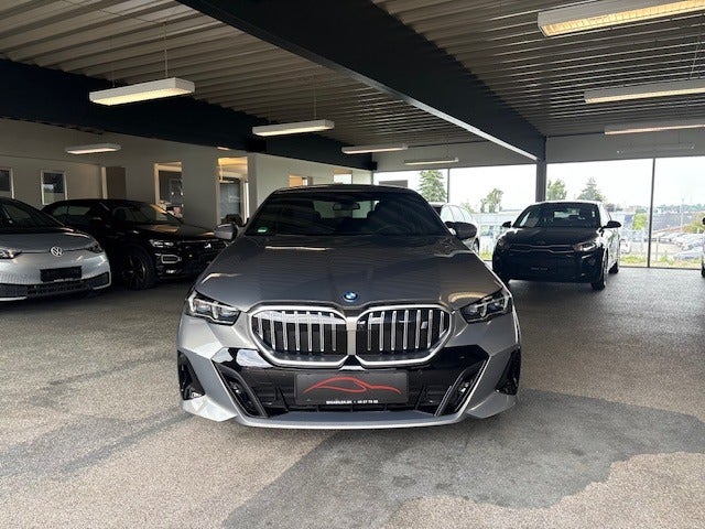 BMW i5 eDrive40 M-Sport 4d