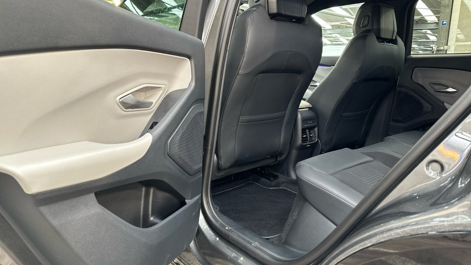 Ford Capri 77 Premium Extended Range 5d