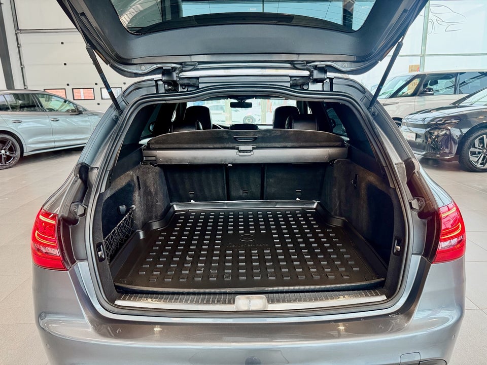 Mercedes C220 d 2,0 AMG Line stc. aut. 5d