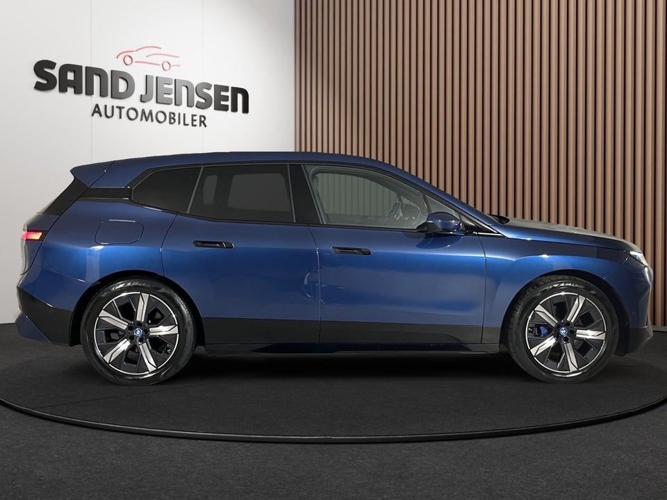 BMW iX xDrive40 Supercharged 5d