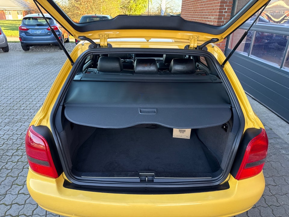 Audi S4 2,7 Avant quattro 5d