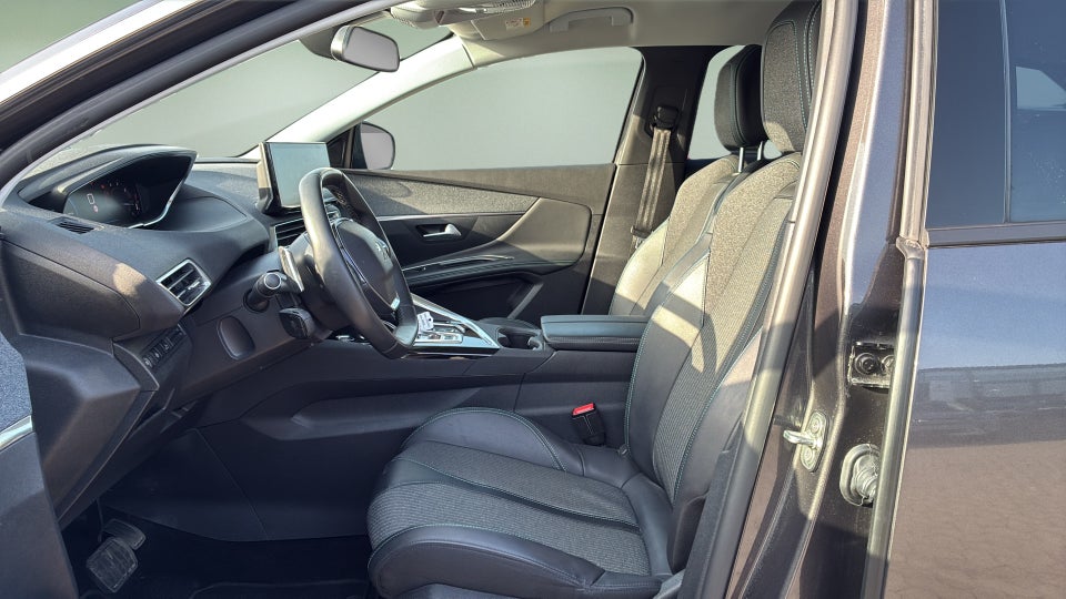Peugeot 3008 1,5 BlueHDi 130 Allure Pack EAT8 5d