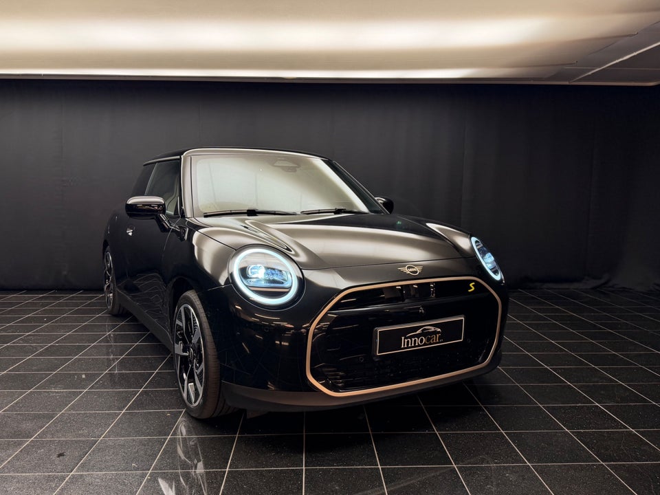 MINI Cooper SE Favoured Trim XL 3d