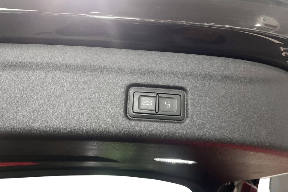 Audi Q6 e-tron Progress performance 5d