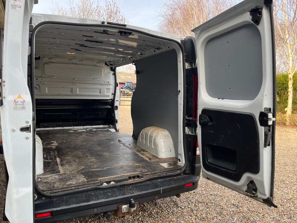 Renault Trafic T29 2,0 dCi 120 L2H1