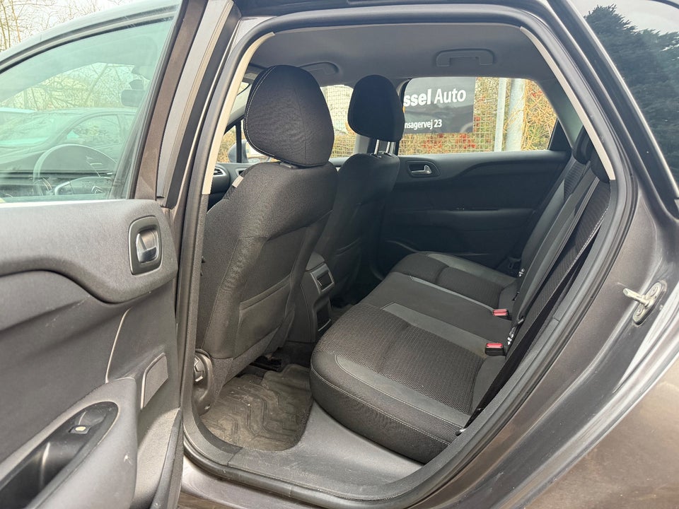 Citroën C4 1,6 BlueHDi 100 Feel 5d