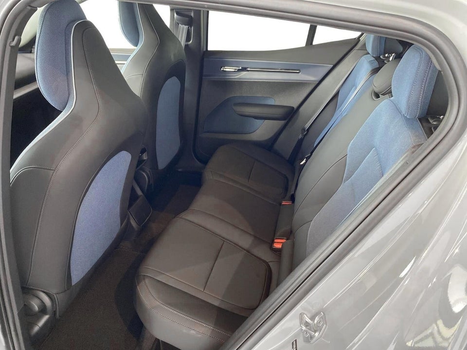 Volvo EX30 Extended Range Core 5d