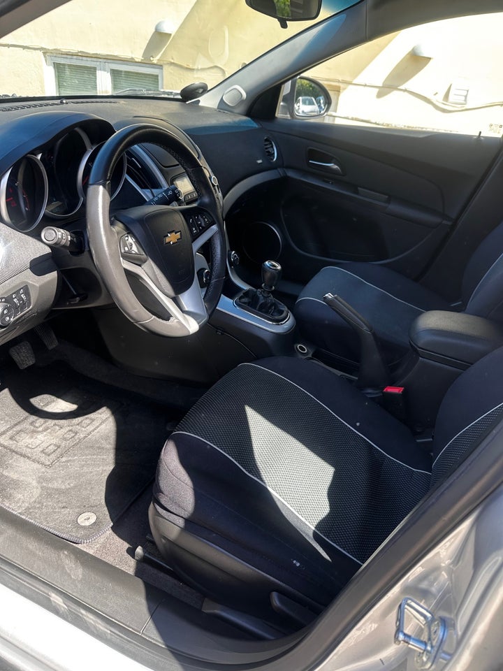 Chevrolet Cruze 1,8 LT 5d