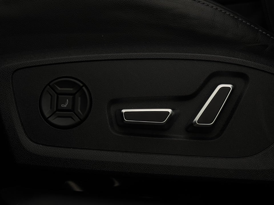 Audi Q6 e-tron S-line quattro 5d