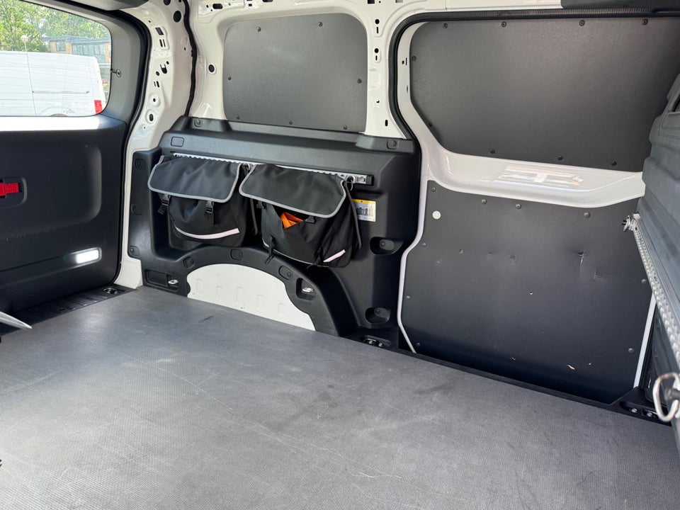 VW ID. Buzz 77 Cargo Comfort