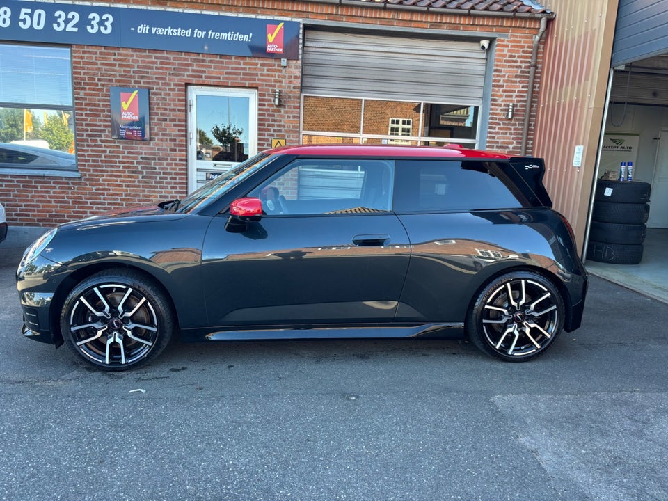 MINI Cooper SE JCW Trim XL 3d