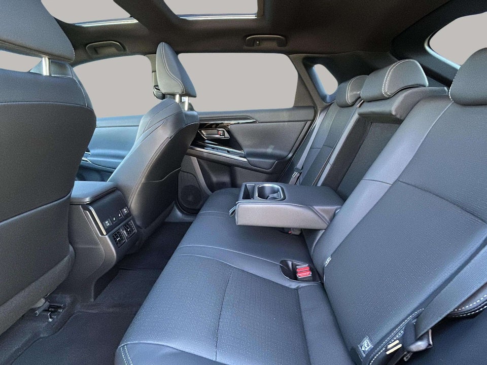 Toyota bZ4X Executive AWD 5d