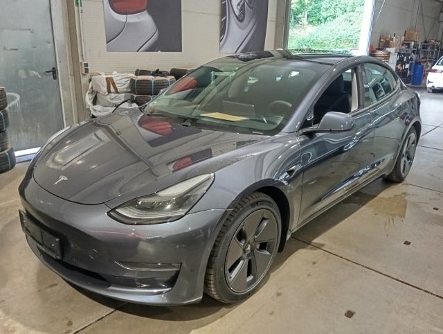 Tesla Model 3 Long Range AWD 4d