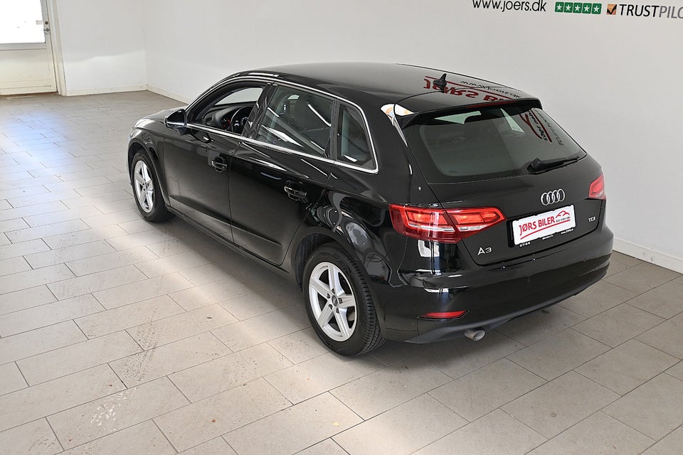 Audi A3 30 TDi Sportback 5d