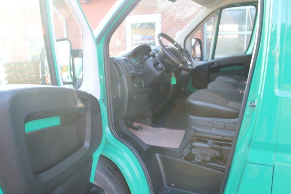 Peugeot Boxer 333 2,2 BlueHDi 140 L3H2 Premium