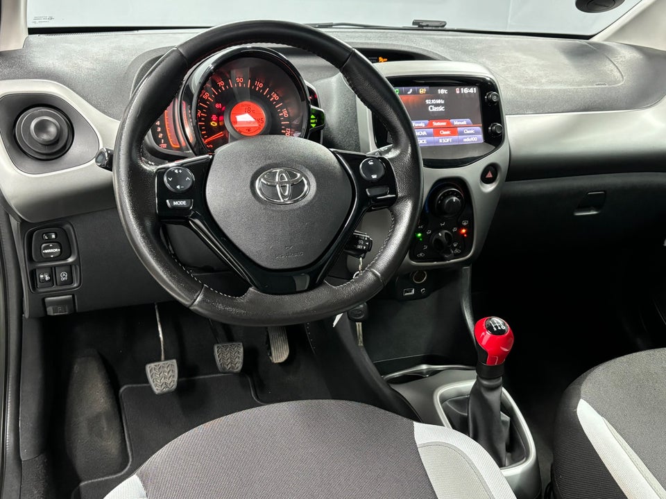 Toyota Aygo 1,0 VVT-i x-sky 5d