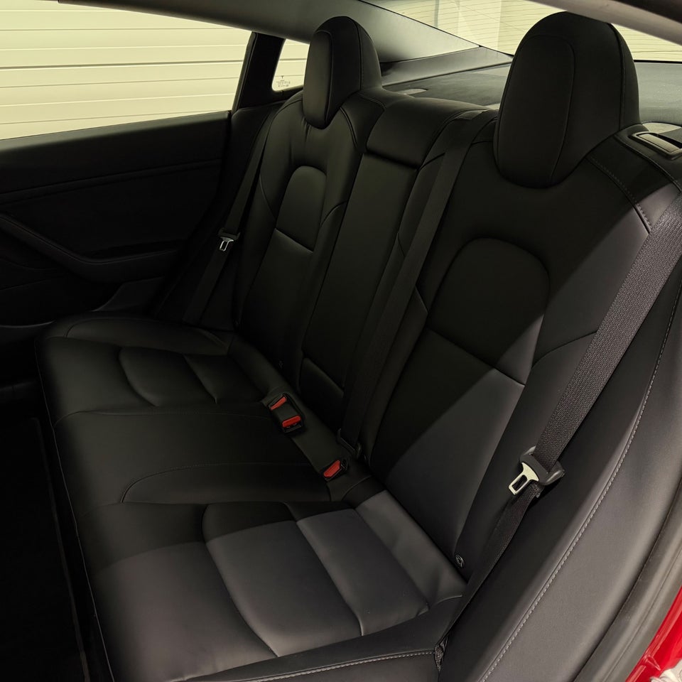 Tesla Model 3 Long Range AWD 4d