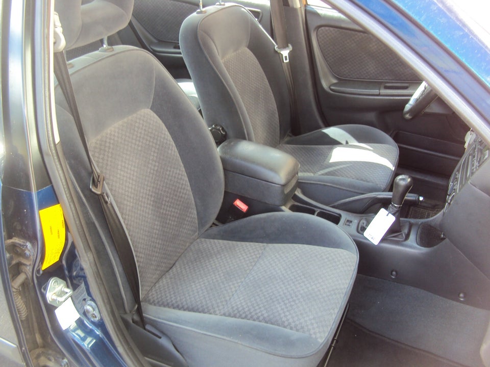 Toyota Avensis 1,8 VVT-i Natura 4d