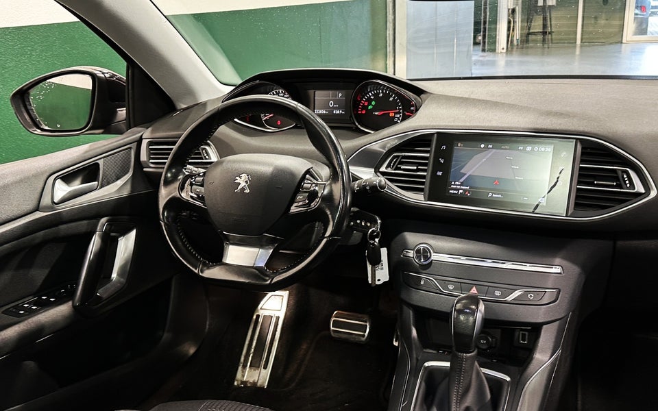 Peugeot 308 1,6 BlueHDi 120 Allure Sky SW EAT6 5d